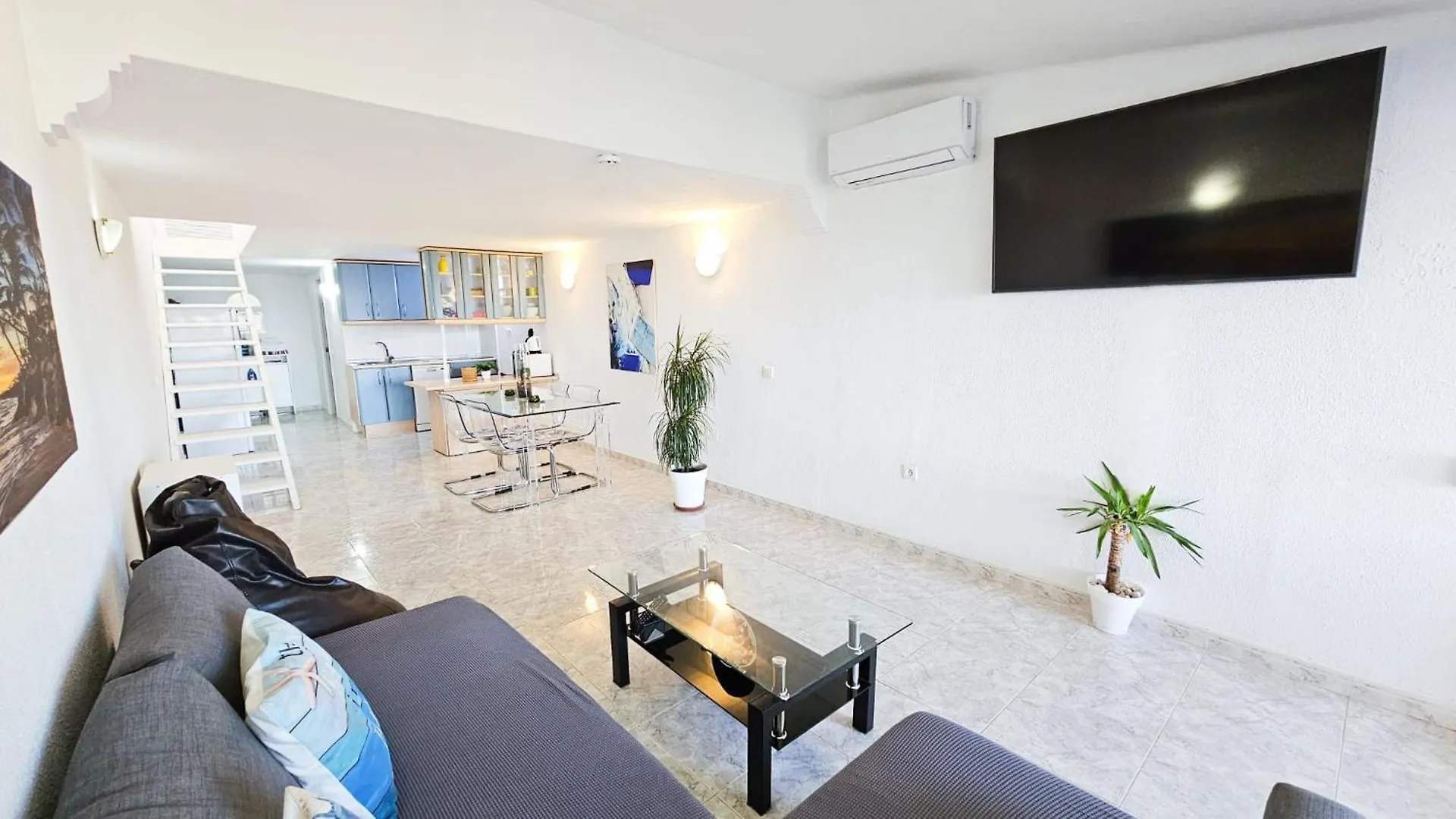 Duplex Con Bellas Vistas Al Mar, A Pasos De La Playa Estepona