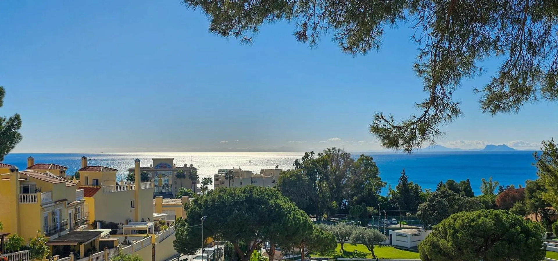 Apartment Duplex Con Bellas Vistas Al Mar, A Pasos De La Playa Estepona Spain