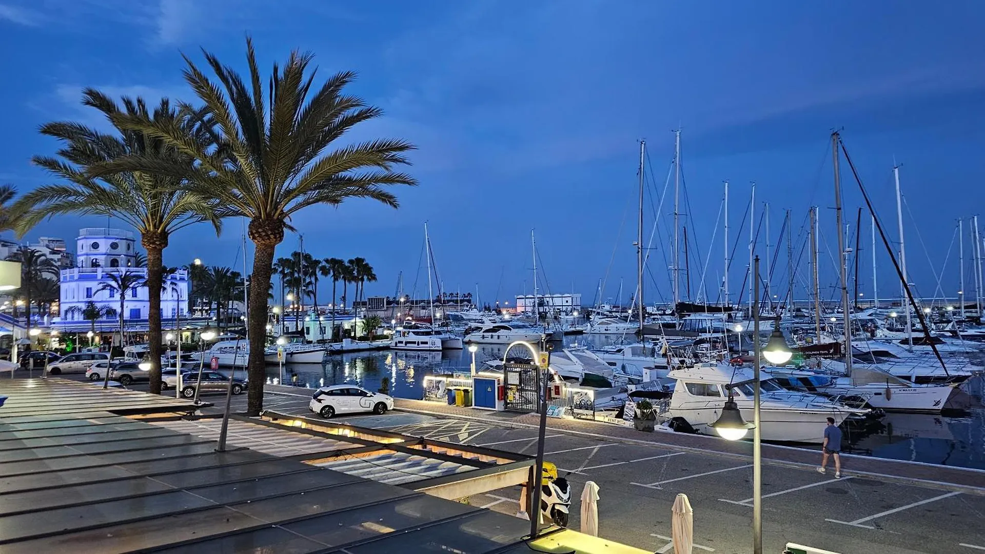 Duplex Con Bellas Vistas Al Mar, A Pasos De La Playa Estepona Apartment