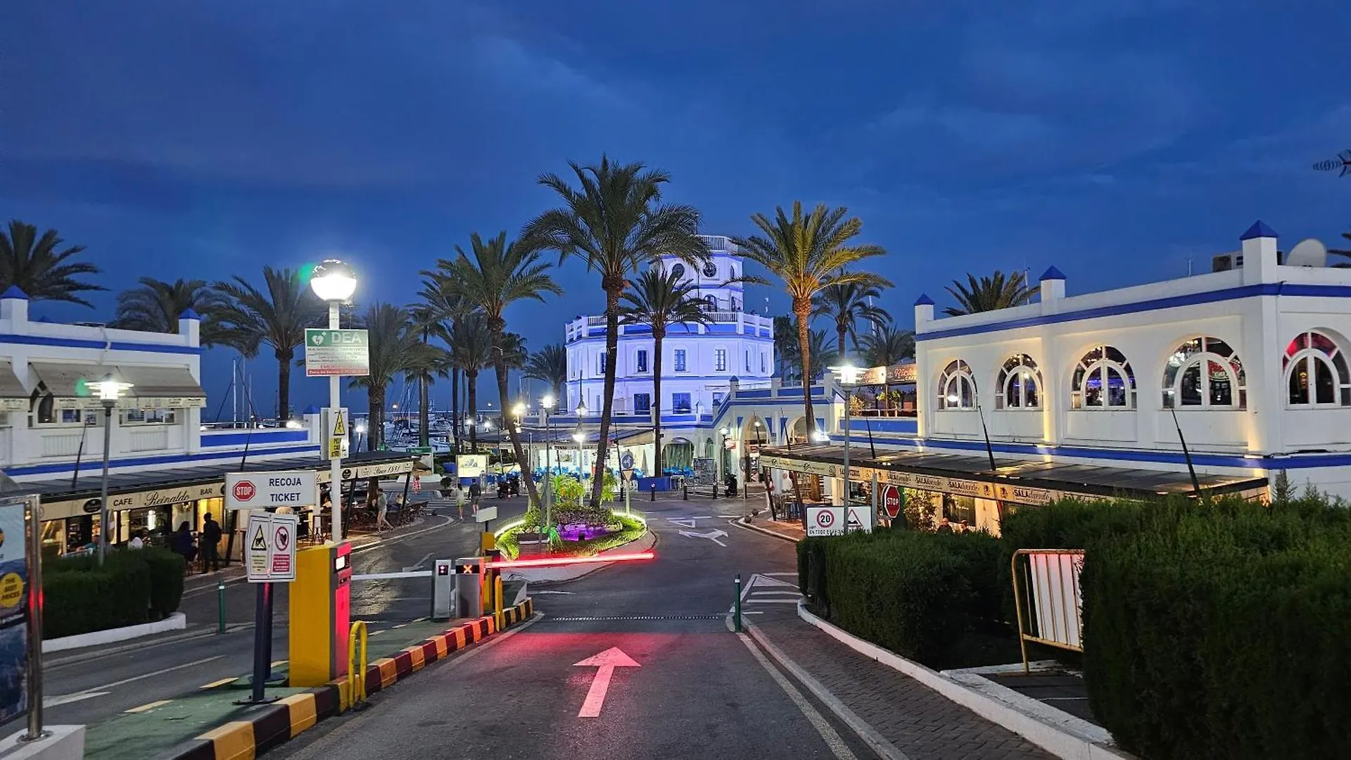 Duplex Con Bellas Vistas Al Mar, A Pasos De La Playa Estepona Spain