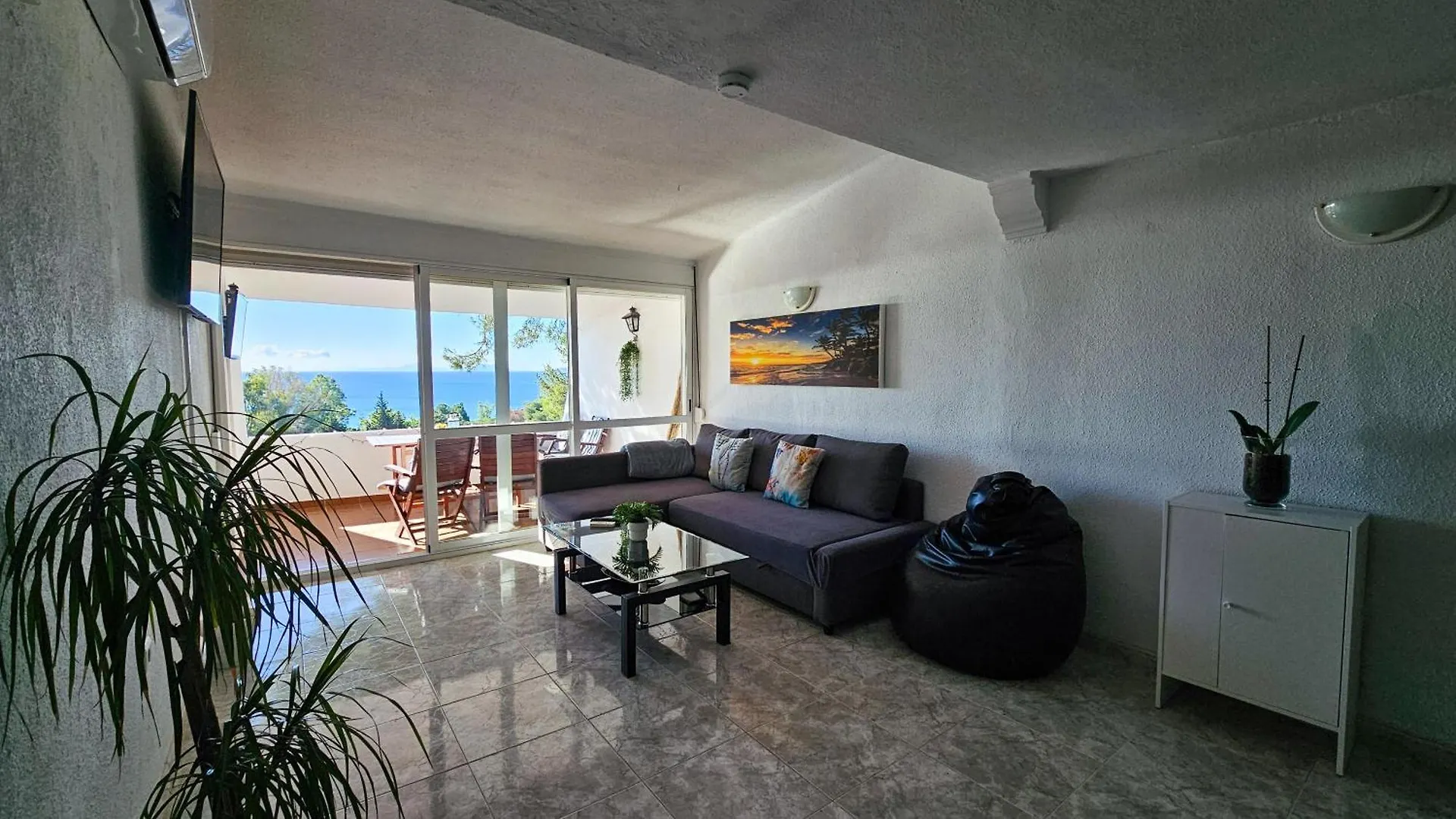 Apartment Duplex Con Bellas Vistas Al Mar, A Pasos De La Playa Estepona Spain