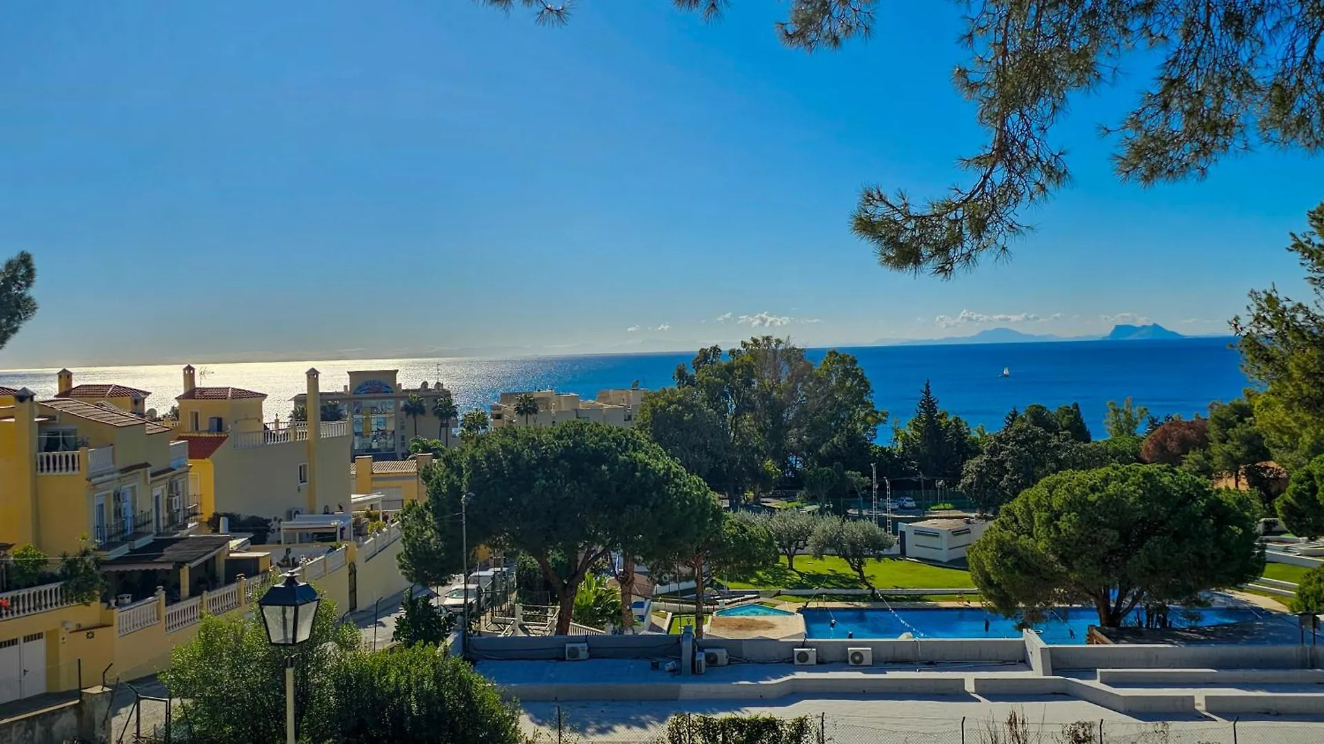 Duplex Con Bellas Vistas Al Mar, A Pasos De La Playa Estepona